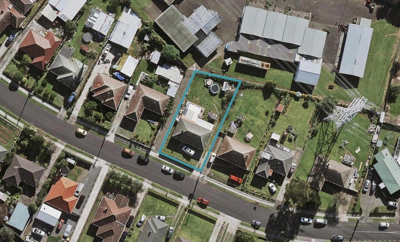 11 Ashton Avenue, Otara, Auckland - Carousel 1