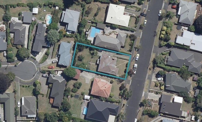 33 Kakanui Avenue, Hillcrest, Hamilton - Carousel 1