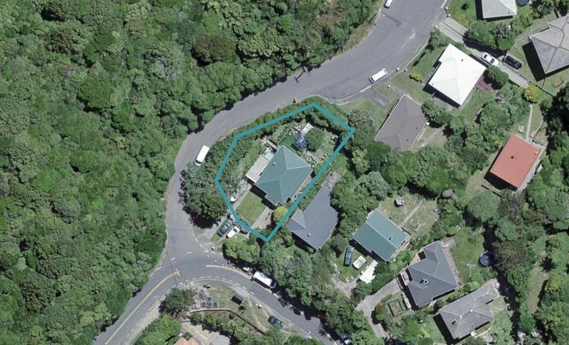 1 Victory Avenue, Karori, Wellington - Carousel 1