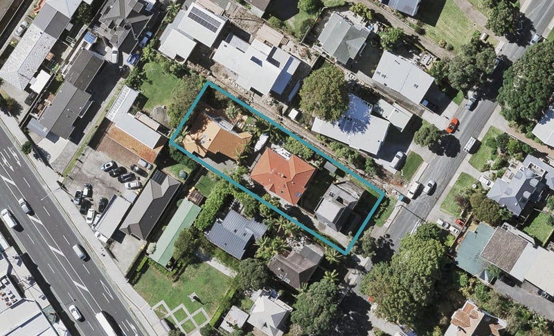 2/4 Hauraki Road, Hauraki, Auckland - Carousel 1