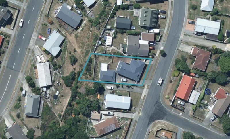 10 Cleat Street, Whitby, Porirua - Carousel 1