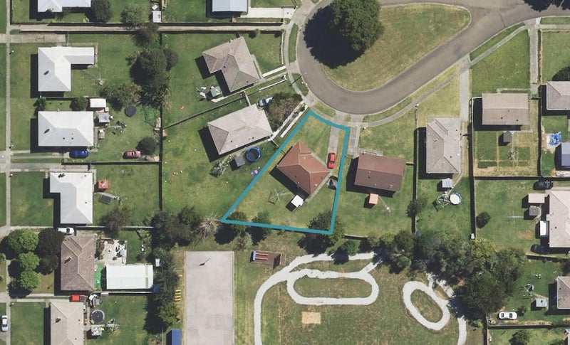 9 Davy Place, Outer Kaiti, Gisborne - Carousel 1