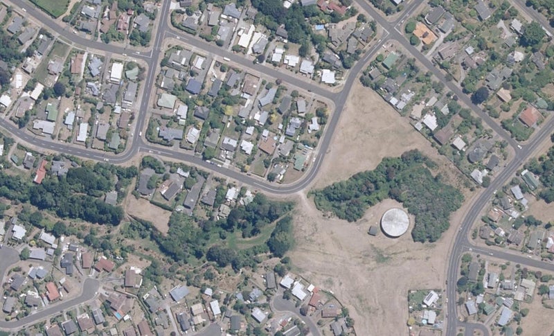 2/16 Titoki Avenue, Waipahihi, Taupo - Carousel 1