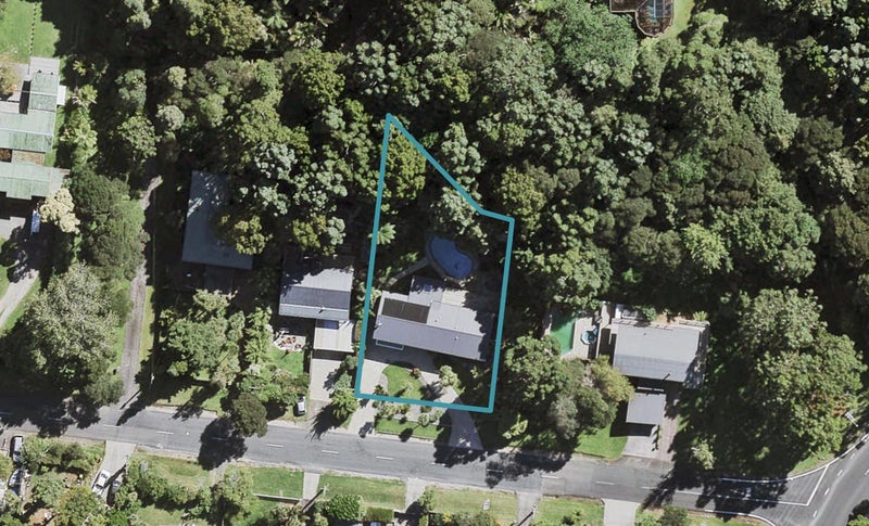 3 Waima Crescent, Titirangi, Auckland - Carousel 1