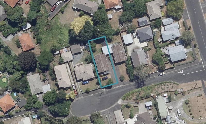 9 Brookfield Street, Hamilton East, Hamilton - Carousel 1