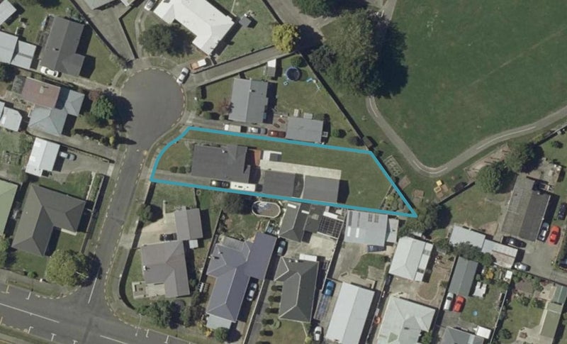 4 Radnor Place, Highbury, Palmerston North - Carousel 1