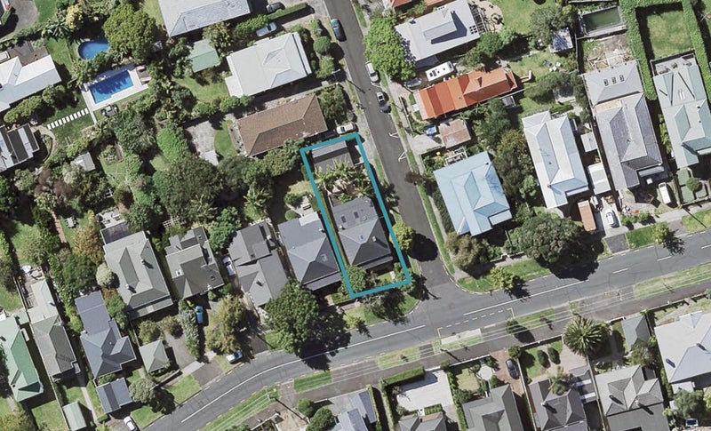 77 Albert Road, Devonport, Auckland - Carousel 1