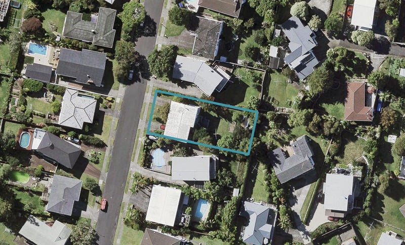 9 Ravenwood Drive, Forrest Hill, Auckland - Carousel 1