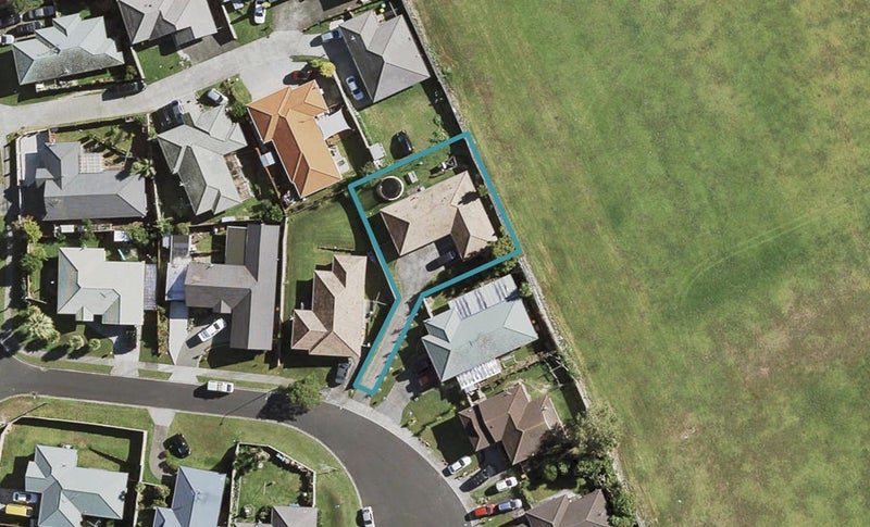 8 Bohola Rise, Weymouth, Auckland - Carousel 1