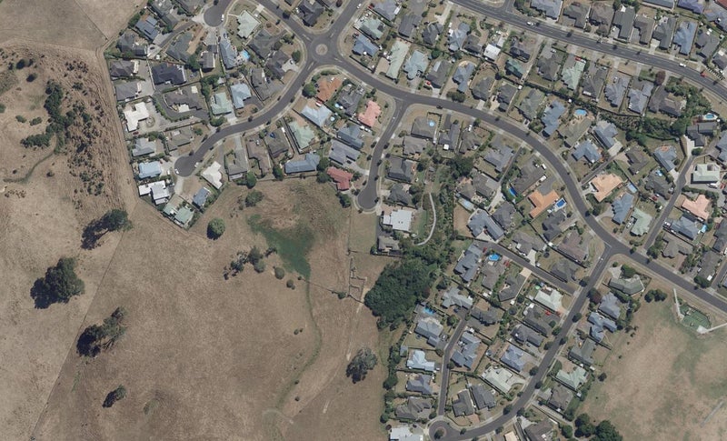 10 Harrogate Place, Grandview Heights, Hamilton - Carousel 1