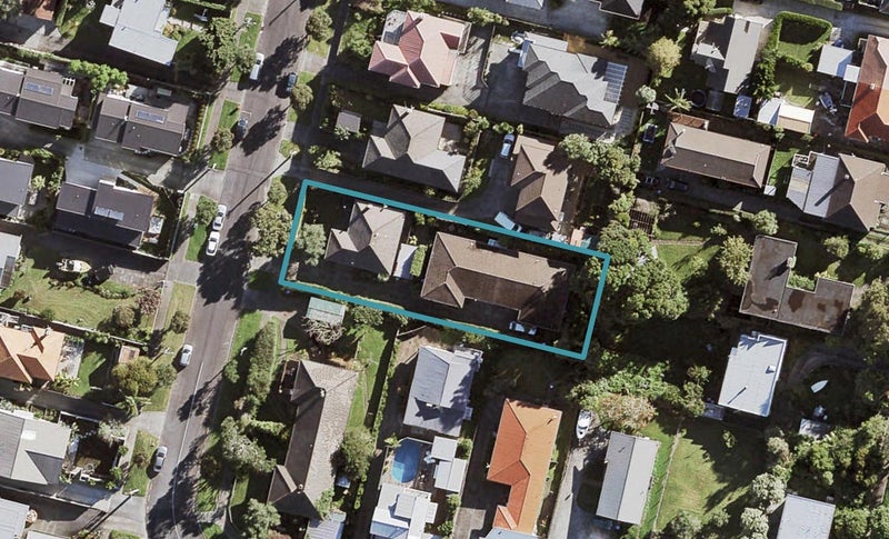 2/30 Seaside Avenue, Waterview, Auckland - Carousel 1