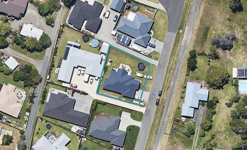 21 Dawn Parade, Coastlands, Whakatane - Carousel 1