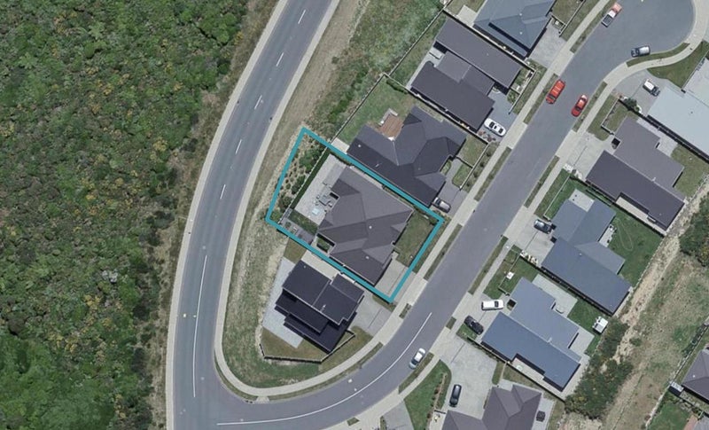 3 Portmore Place, Grenada Village, Wellington - Carousel 1