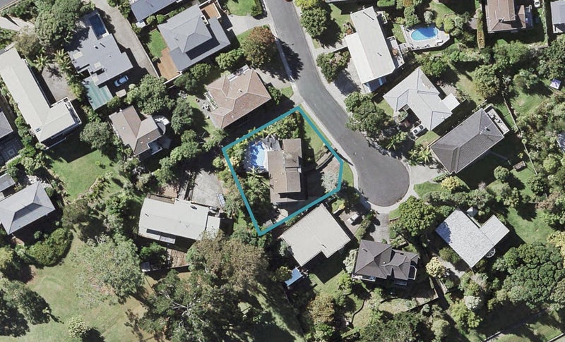 9 Kilduff Place, Mairangi Bay, Auckland - Carousel 1