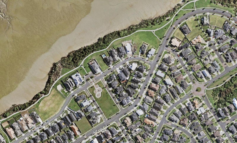 8 Milano Boulevard, Karaka, Papakura - Carousel 1