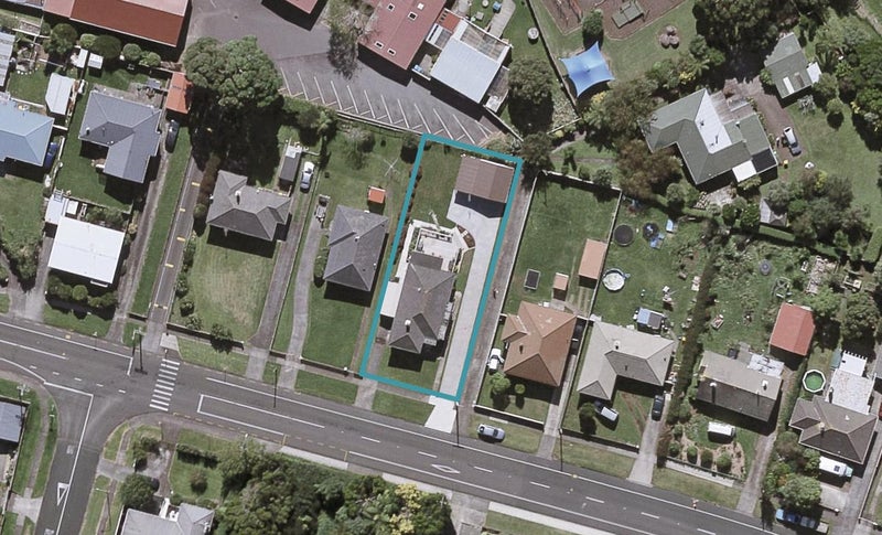88 Omata Road, Marfell, New Plymouth - Carousel 1