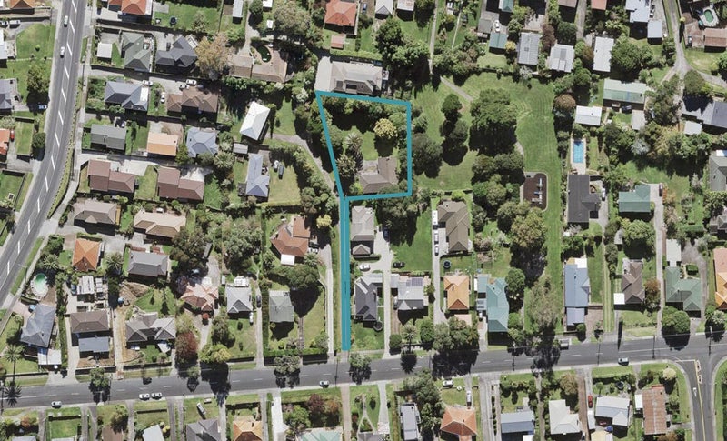 16 Tirimoana Road, Te Atatu South, Auckland - Carousel 1