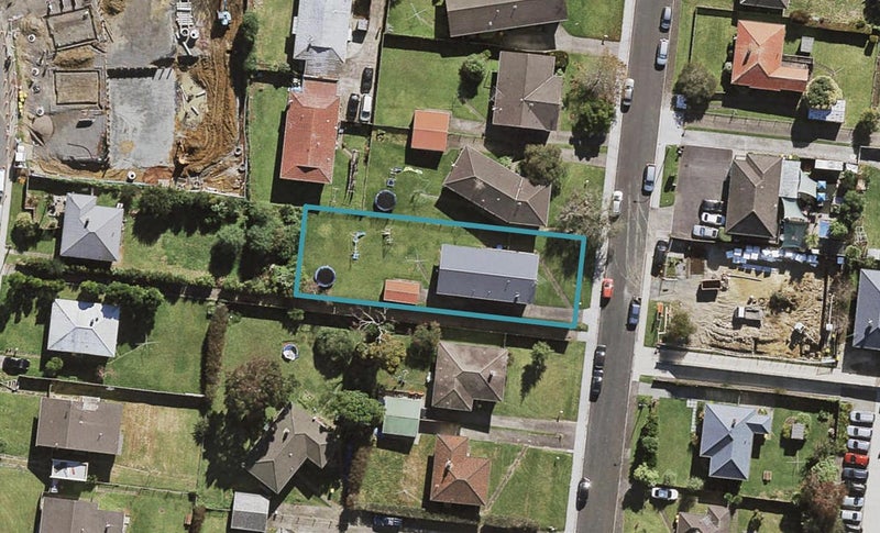 74 Greenslade Crescent, Northcote, Auckland - Carousel 1