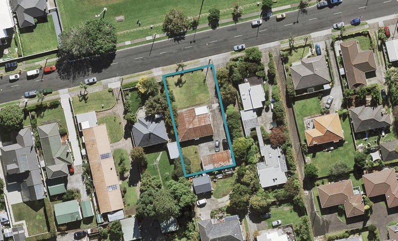 11 Mcintyre Road, Mangere Bridge, Auckland - Carousel 1