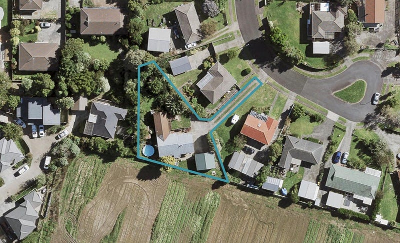 11 Leatham Crescent, Opaheke, Papakura - Carousel 1