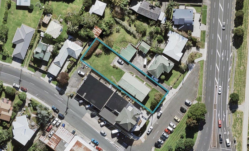 462 Old Te Atatu Road, Te Atatū Peninsula, Auckland - Carousel 1