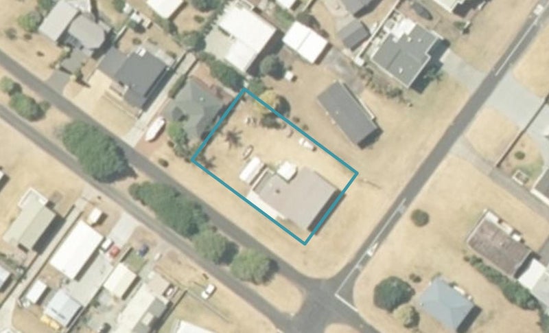 400 Harbour View Road, Whangamatā - Carousel 1