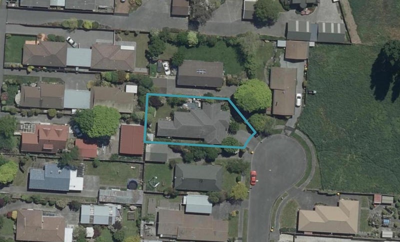 11 Edron Place, Redwood, Christchurch - Carousel 1