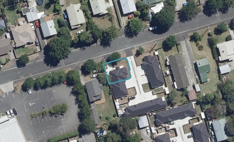 1/6 Marshall Street, Fairfield, Hamilton - Carousel 1