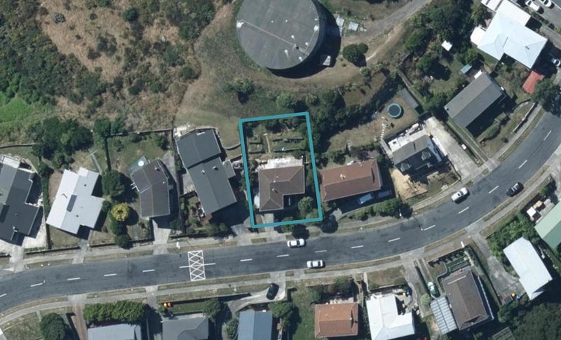 29 Almora View, Ascot Park, Porirua - Carousel 1