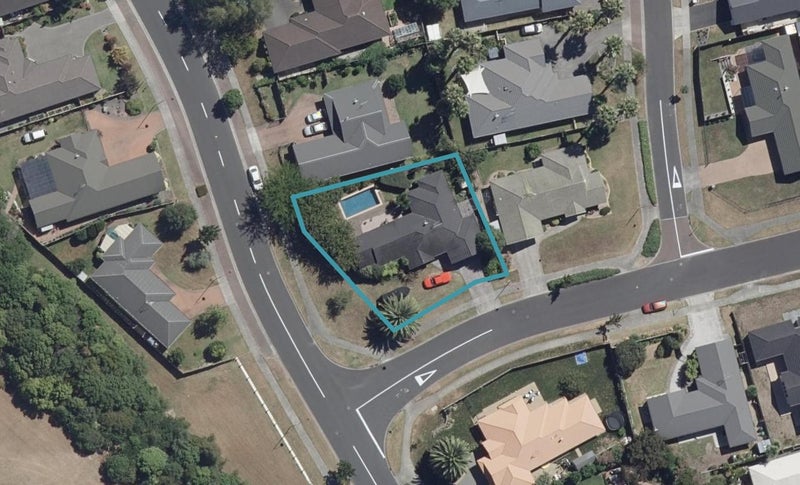 1 Cairns Crescent, Rototuna, Hamilton - Carousel 1