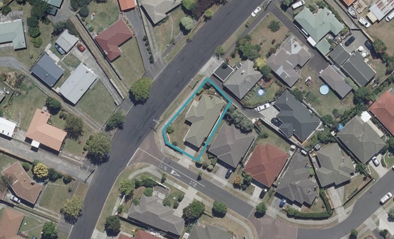 1 Gardenia Close, Melville, Hamilton - Carousel 1