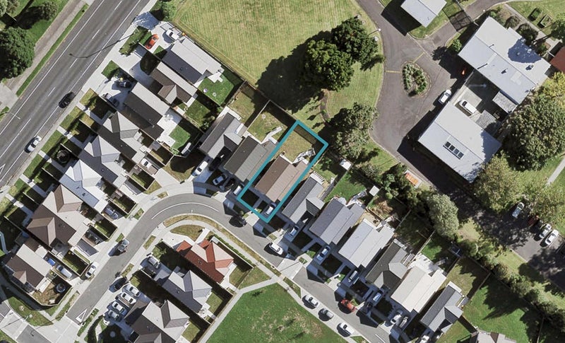 22 Tutuwhatu Crescent, Weymouth, Auckland - Carousel 1
