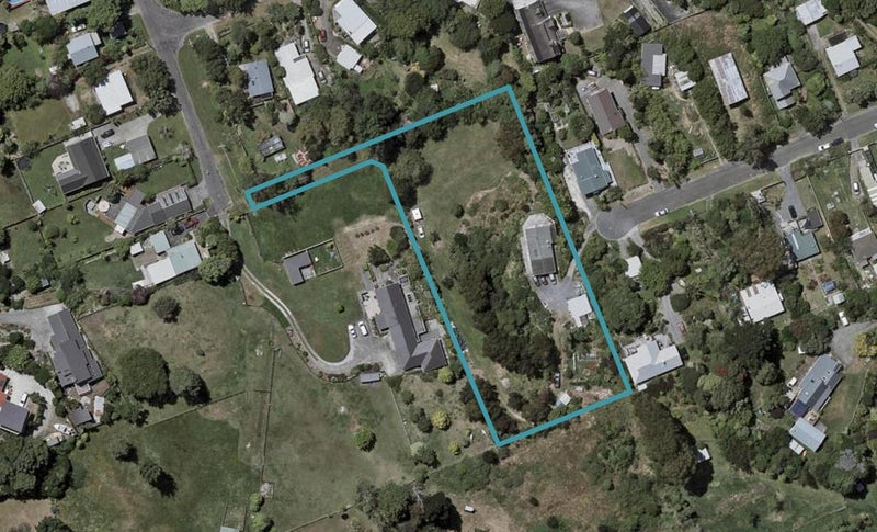 18 Toroa Road, Otaihanga, Paraparaumu - Carousel 1