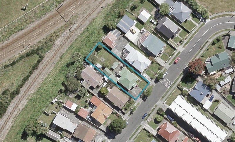 45 Awamutu Grove, Waiwhetu, Lower Hutt - Carousel 1