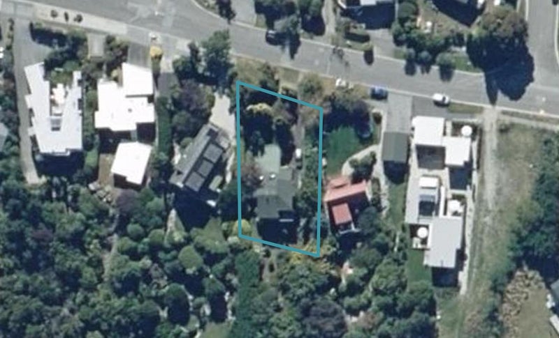 52 Cedar Drive, Kelvin Heights, Queenstown - Carousel 1