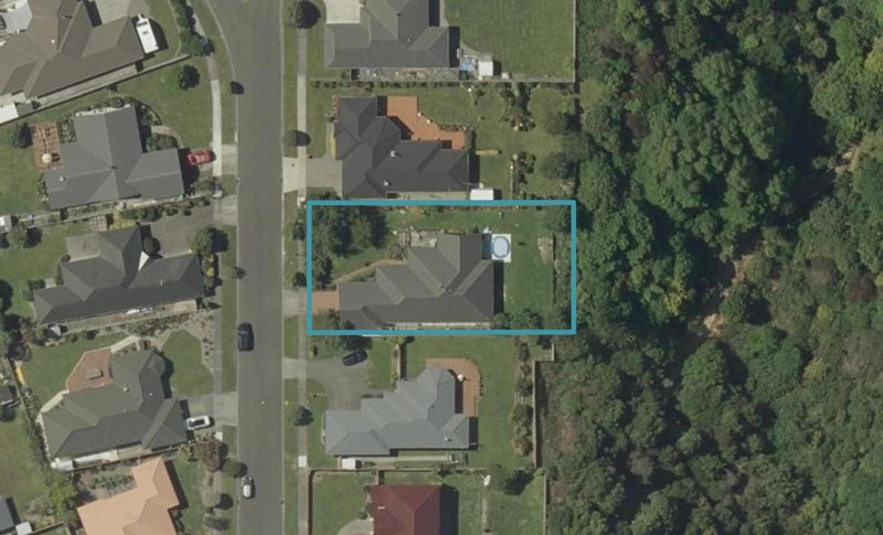 14 Sycamore Crescent, Fitzherbert, Palmerston North - Carousel 1