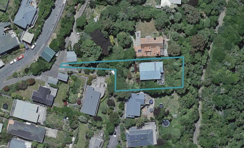 8 Fortification Road, Karaka Bays, Wellington - Carousel 1