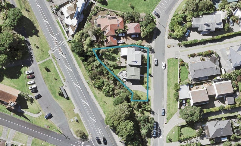 2/2 Huntly Road, Campbells Bay, Auckland - Carousel 1