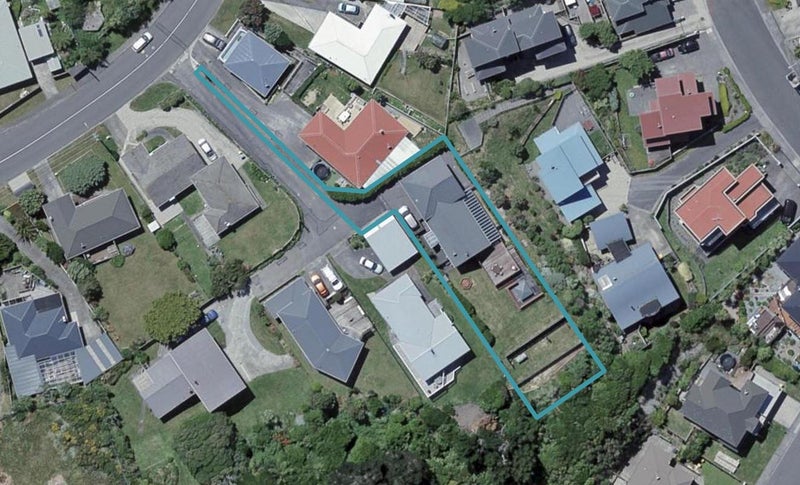 34C Kenmore Street, Newlands, Wellington - Carousel 1