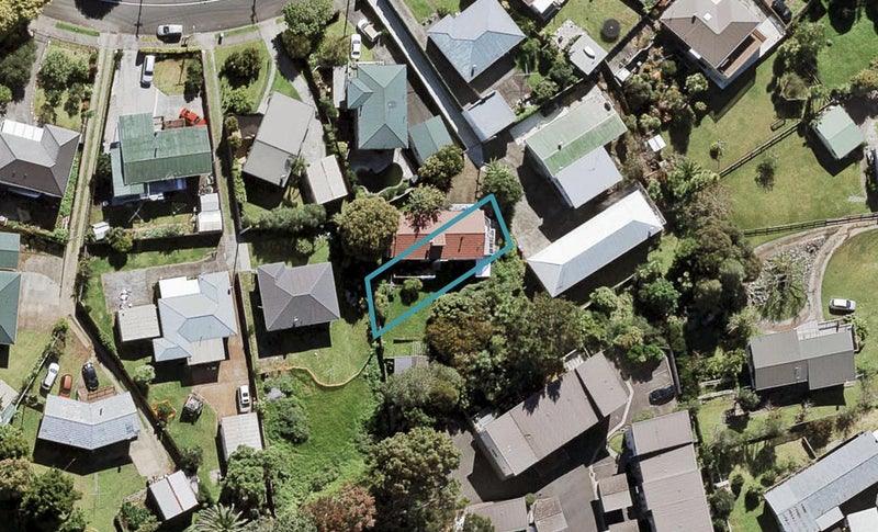 96B Holly Street, Avondale, Auckland - Carousel 1