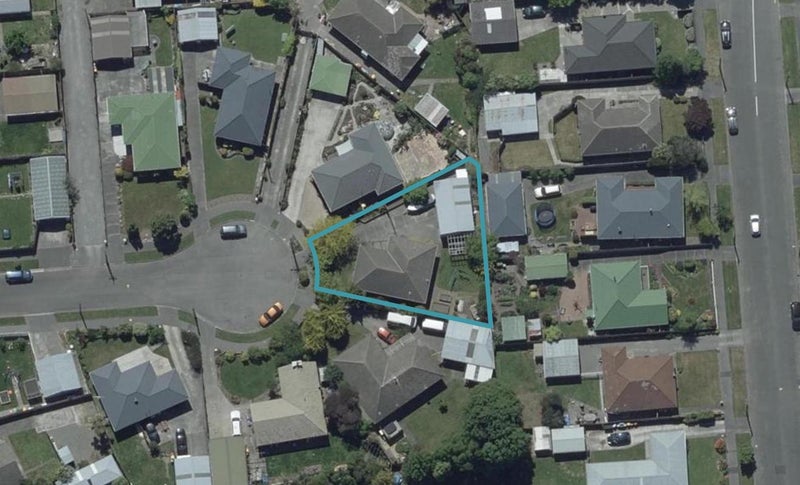 10 Troon Place, Shirley, Christchurch - Carousel 1