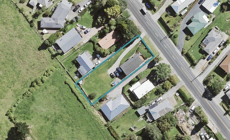 21 Pine Avenue, Henderson, Auckland - Carousel 1