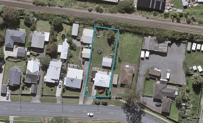 21 Atiawa Street, Glen Avon, New Plymouth - Carousel 1