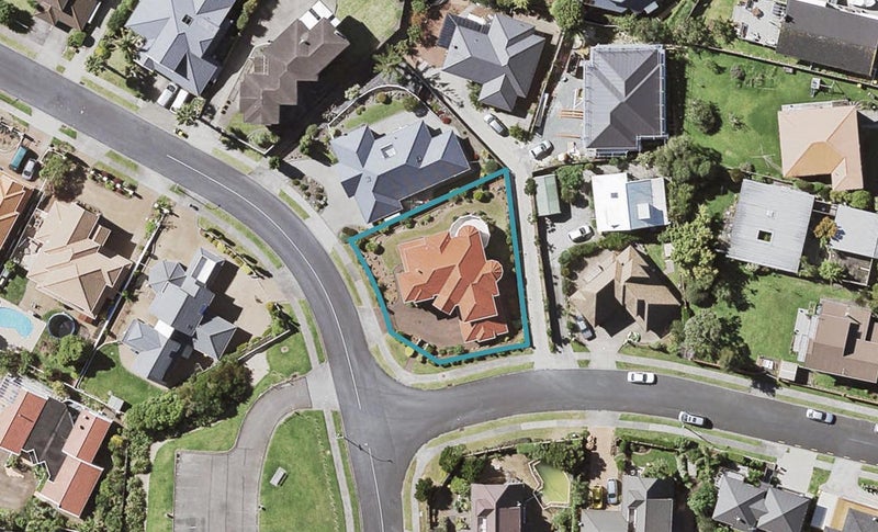 7 McCahill Views, Botany Downs, Auckland - Carousel 1