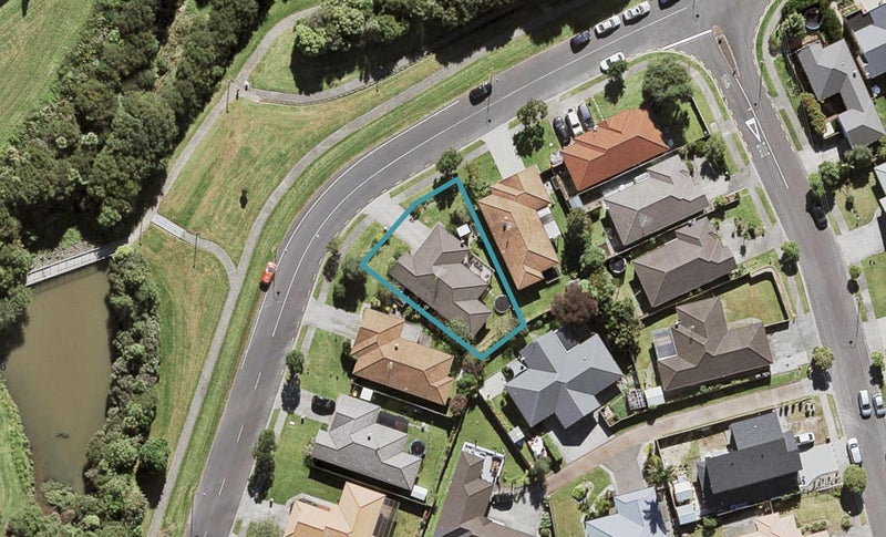 17 Lazurite Drive, Westgate, Auckland - Carousel 1