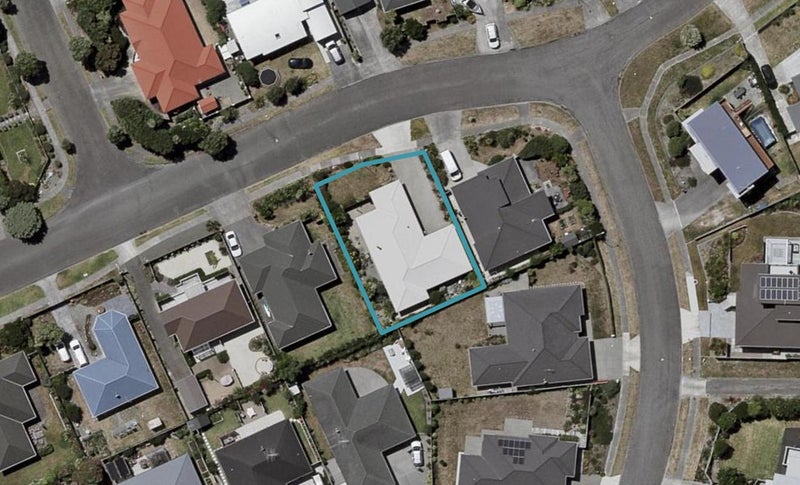 136 Field Way, Waikanae Beach, Waikanae - Carousel 1