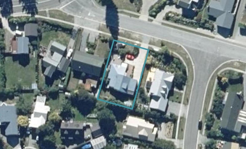 5 Poplar Drive, Kelvin Heights, Queenstown - Carousel 1