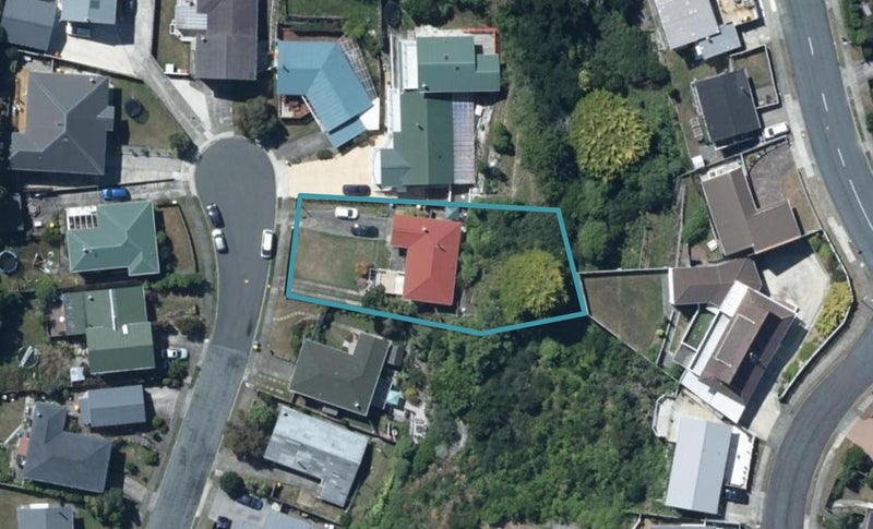 16 Findhorn Place, Papakowhai, Porirua - Carousel 1