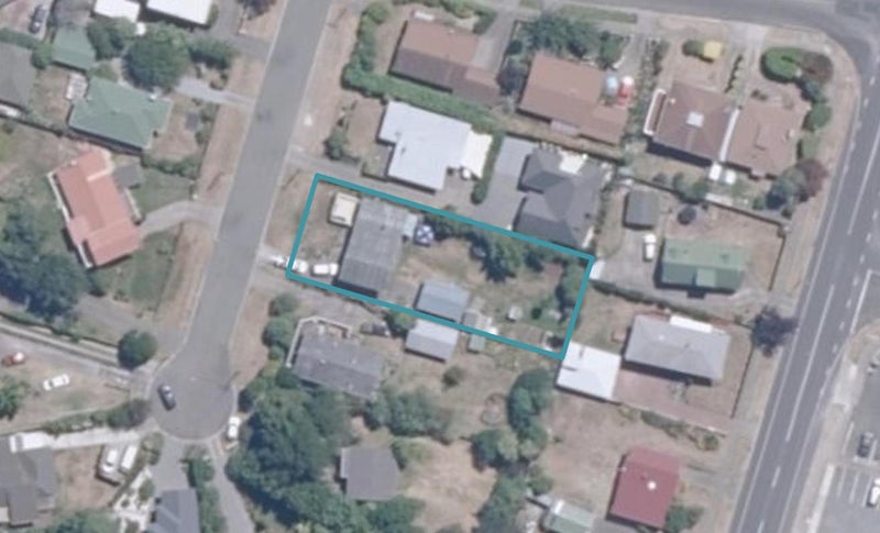 11 Gradwell Place, Two Mile Bay, Taupo - Carousel 1