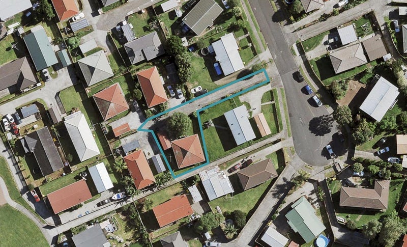 39A Dungarvon Place, Clendon Park, Auckland - Carousel 1